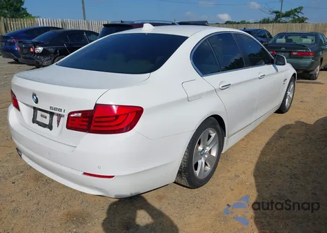 2012 BMW 528 Xi из США, поврежденный, VIN WBAXH5C56CDW11415